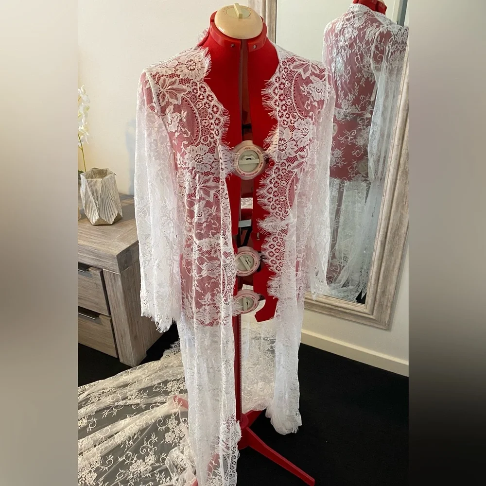 Size 12 ANASTASIA BRIDAL LACE ROBE WITH LONG TRAIN - NEVER WORN - Picture 10 of 17
